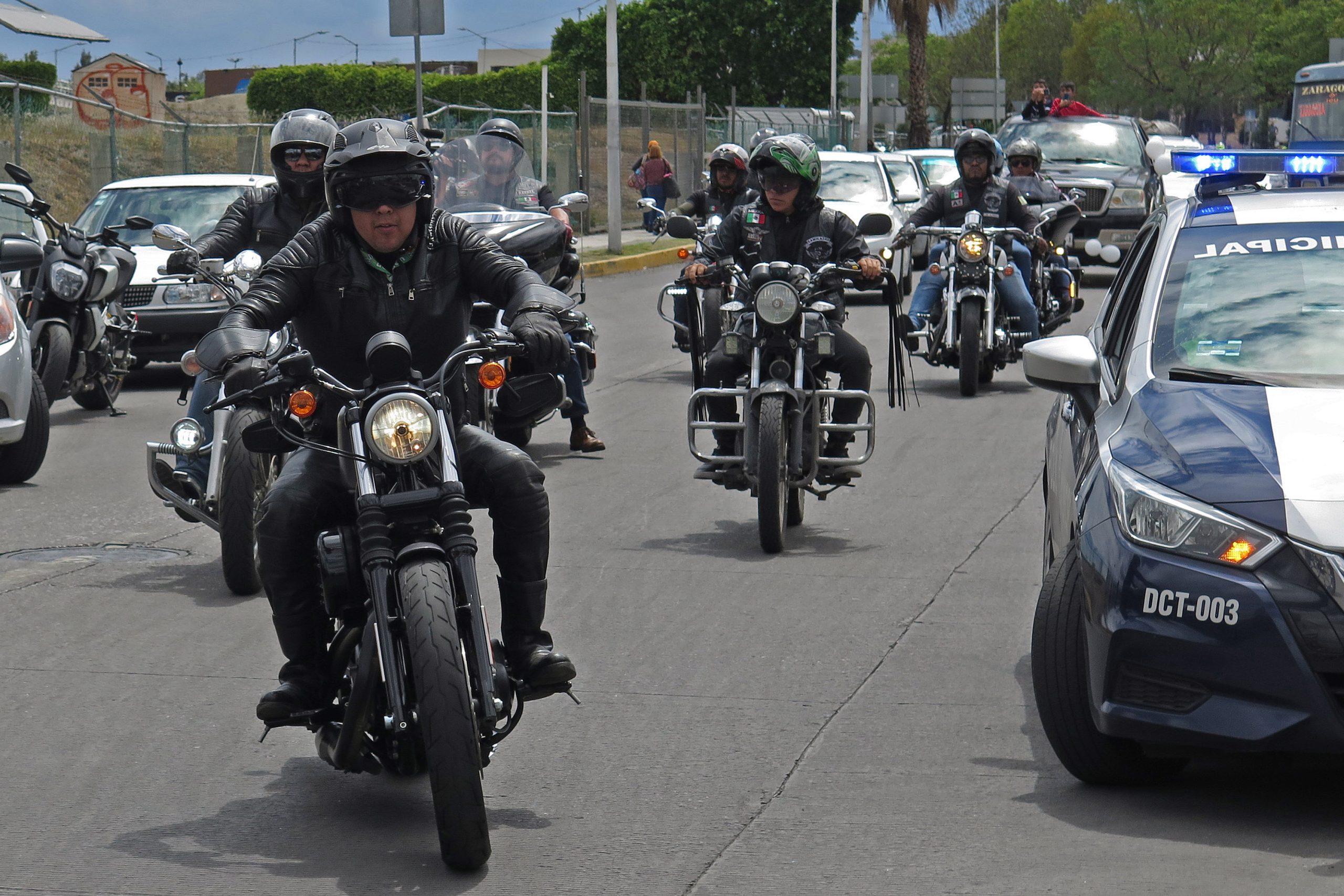 Gobernador pide no exagerar en operativos a motociclistas; Puebla no es Colombia