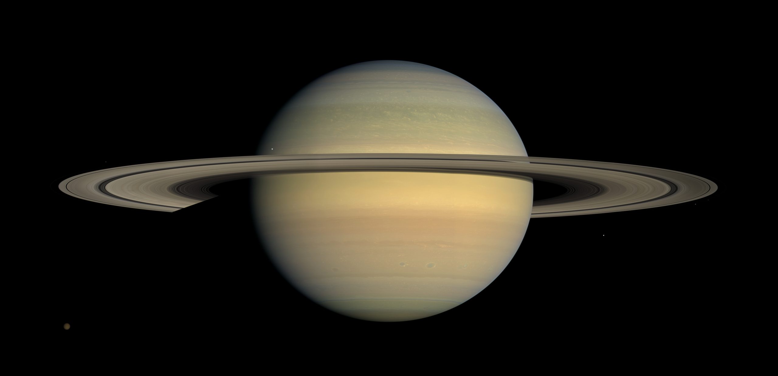 Astrónomos chilenos determinan el origen de 21 satélites del planeta Saturno