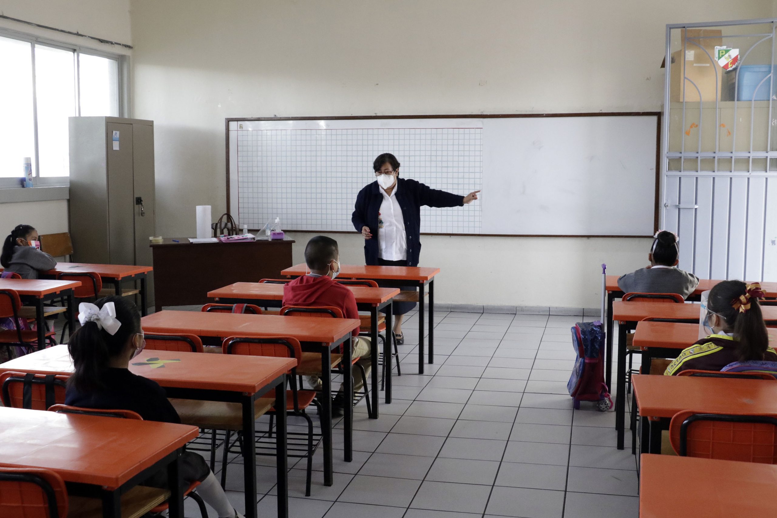 Ejecutivo de Puebla desaprueba cobro excesivo de escuelas privadas