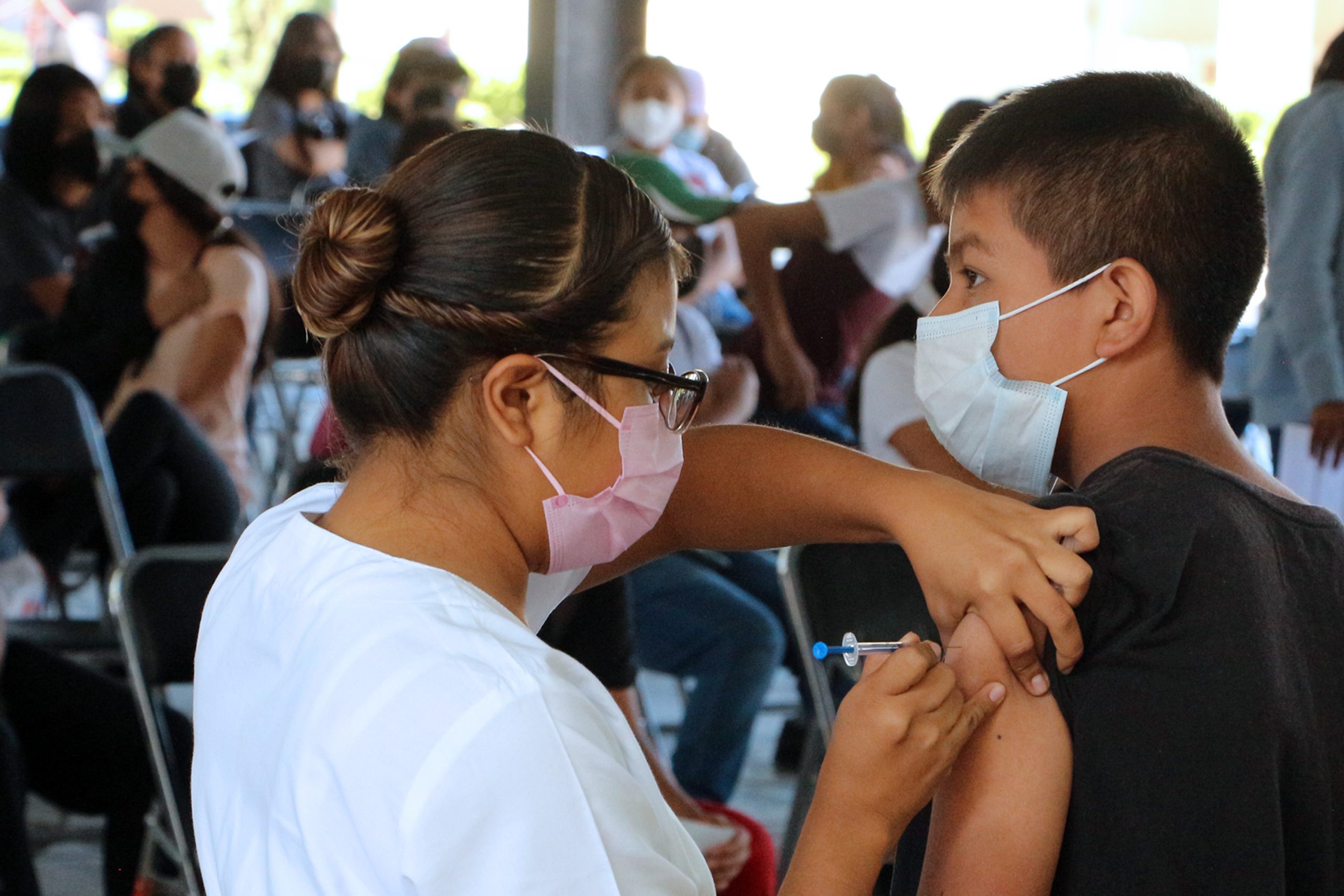 Conoce las sedes de vacunación covid para menores en Puebla