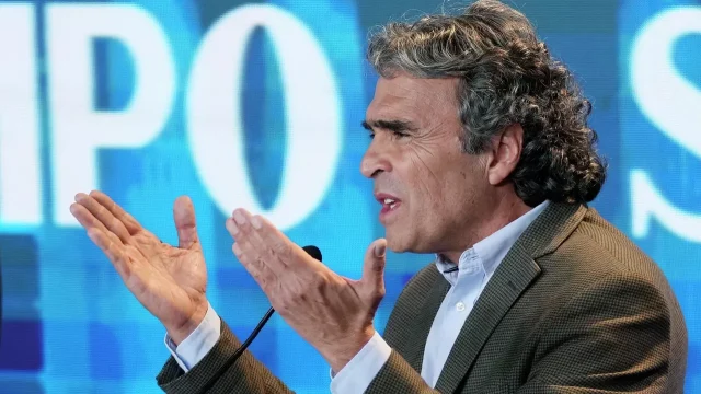 El excandidato presidencial colombiano Sergio Fajardo:  «Yo por Gustavo Petro no voto»