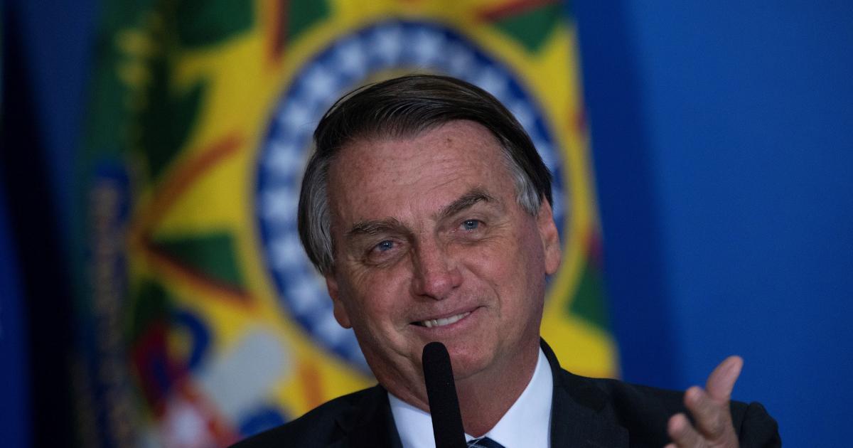 Dan luz verde a Bolsonaro para superar el techo del gasto público a tres meses de las presidenciales