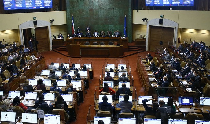 Respaldan iniciativa que busca terminar con abusos que afectan a deudores de créditos universitarios