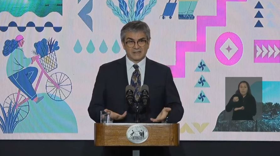 Impuesto a la riqueza y combate a la evasión fiscal: Gobierno presentó reforma tributaria para financiar ampliación de derechos sociales