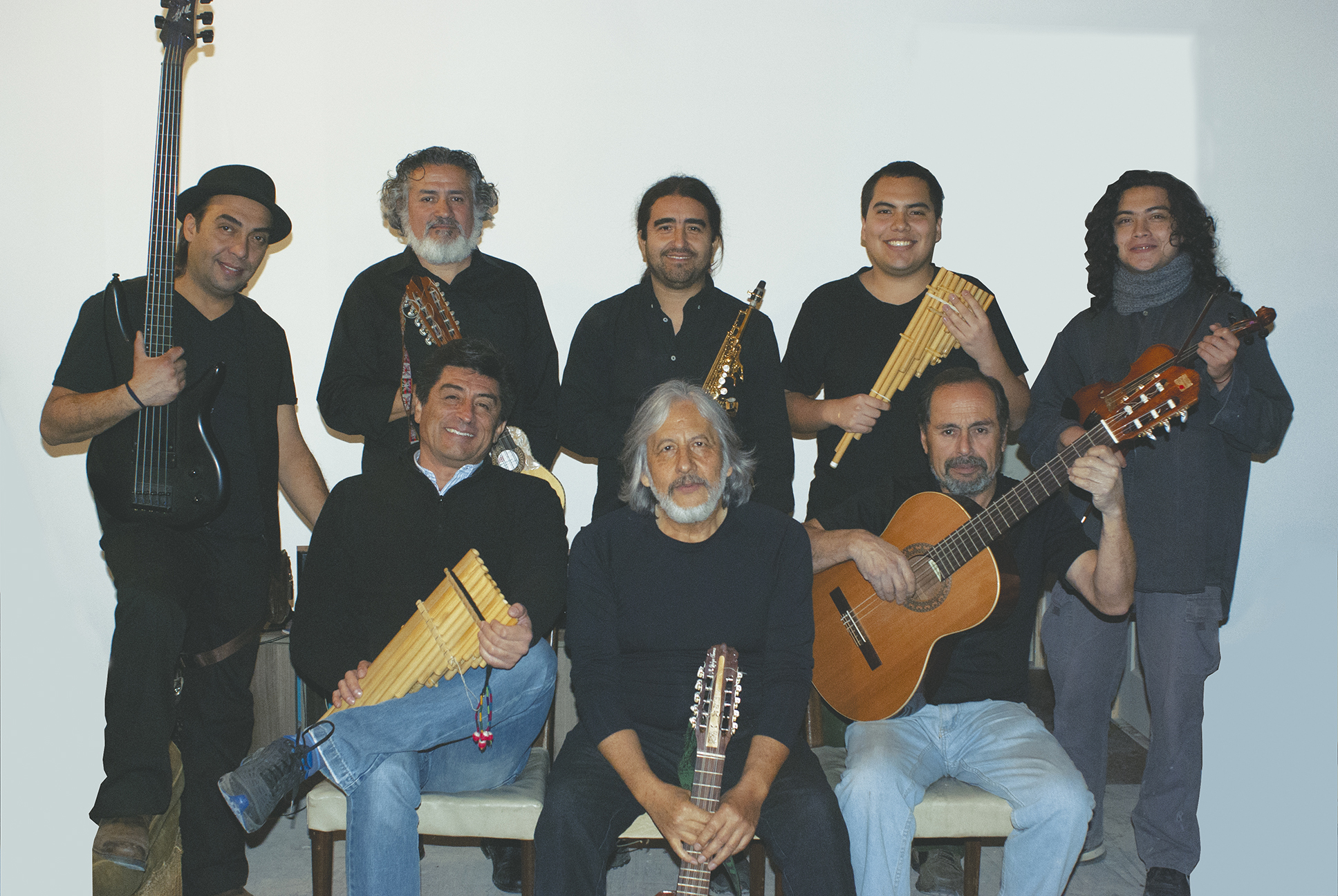 «Nosotros, la gente del pueblo»: Grupo Kollahuara celebra 50 años de vida con esperado concierto en Santiago