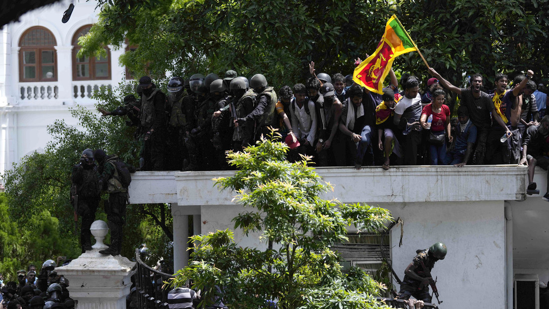 Manifestantes en Sri Lanka anuncian que abandonarán instituciones públicas que tomaron en las protestas