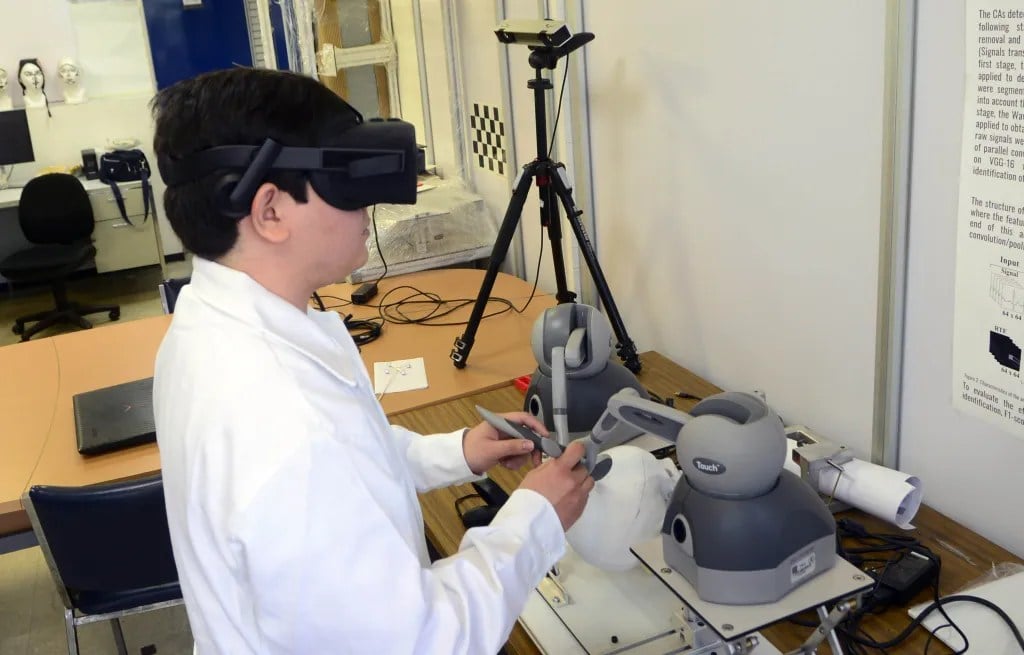 Investigadores UNAM, crean simulador médico con realidad virtual para neurocirugía