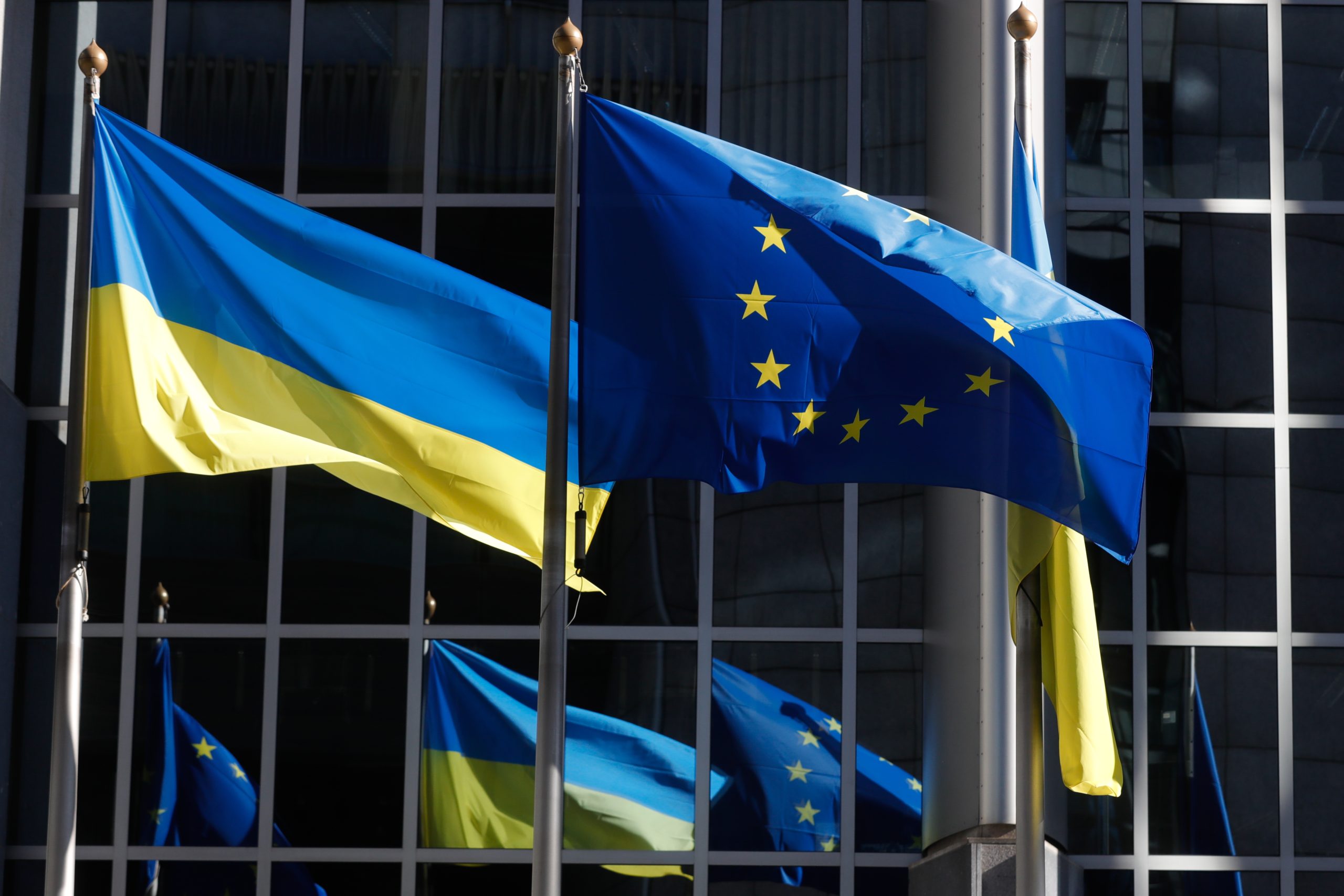 Revelan que la UE bloqueó un préstamo de más de $1.500 millones para Ucrania