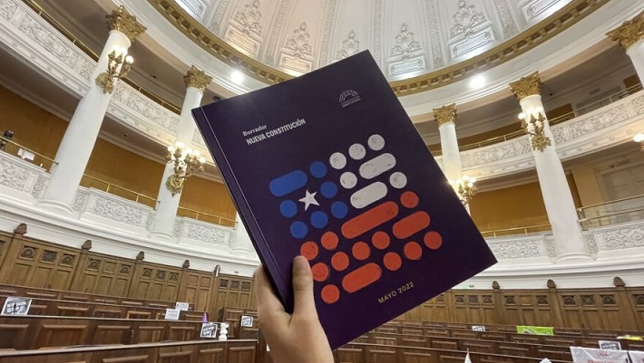 CONTRA EDITORIAL MERCURIAL 3 | Estado de emergencia en nueva Constitución