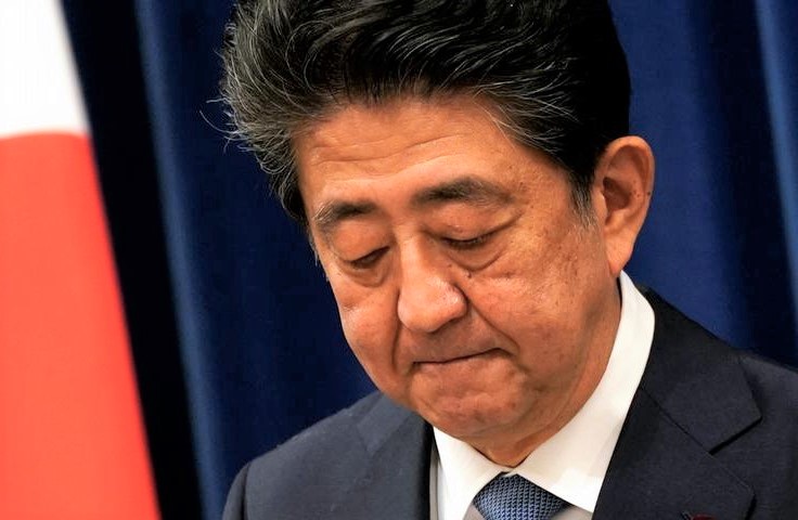 Balean a exministro japonés, Shinzo Abe, durante discurso; hay un detenido