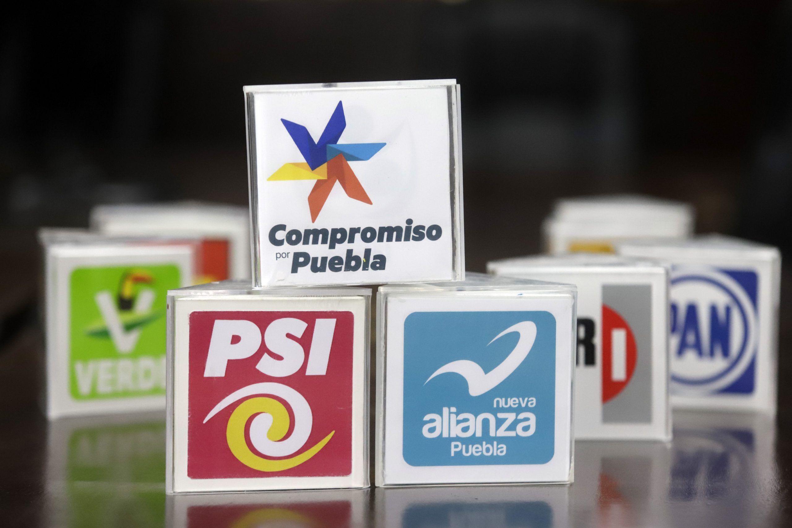 IEE aprueba sanciones para 9 partidos políticos; multas superan los 11 mdp