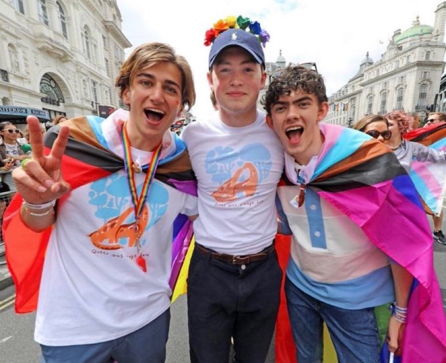 Londres conmemora 50 años de la primera marcha del Orgullo Gay