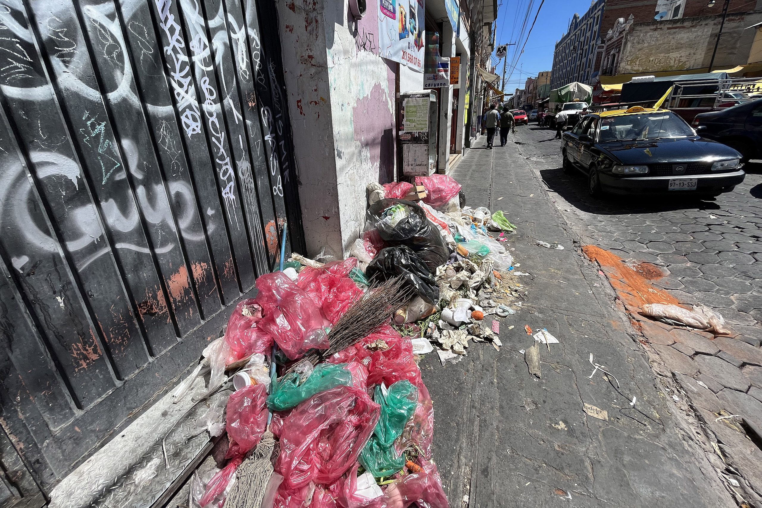 Gobernador pide a Comuna revisar concesión para recolectar basura y dialogar con ambulantes