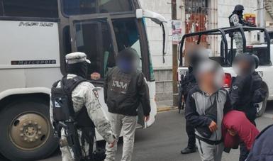 INM asegura a 251 migrantes en condición de hacinamiento