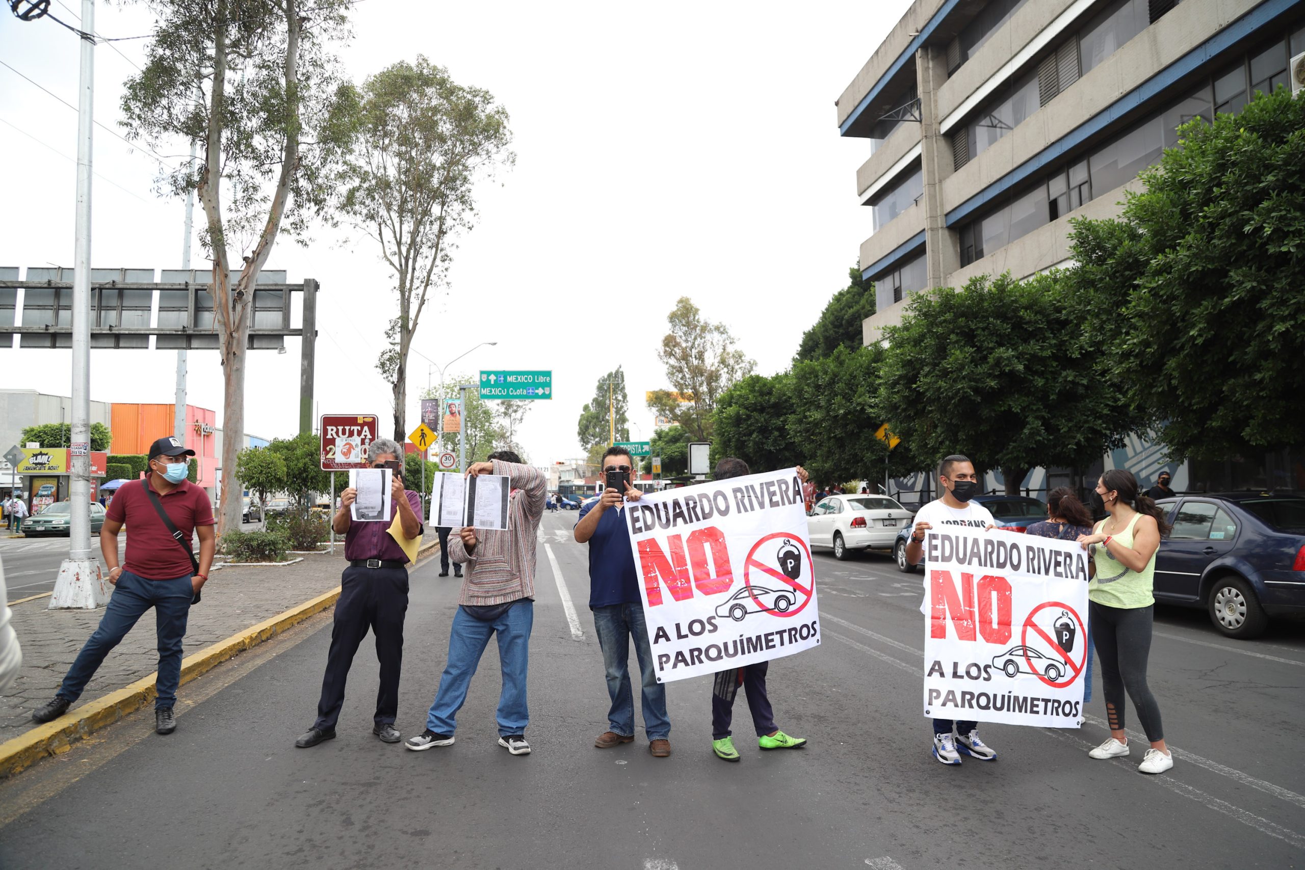 Protestas contra parquímetros continúan; cierran Prolongación Reforma