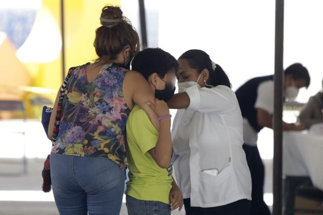 Vacunación anticovid para menores de zona conurbada en Puebla empieza el miércoles