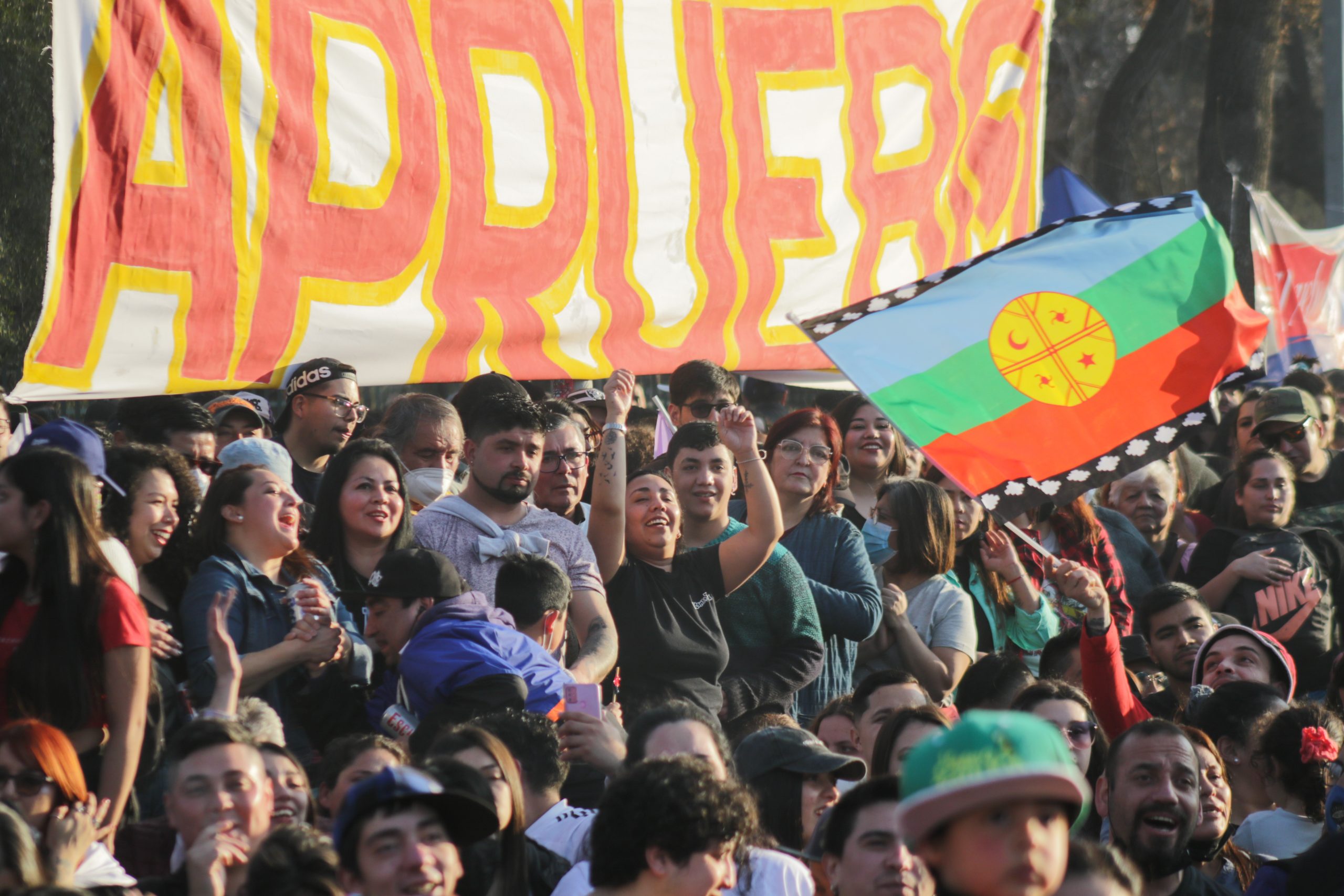 Apruebazos recorren Chile: Pudahuel, el frontis del Estadio Nacional y Valdivia recibirán la fiesta constitucional
