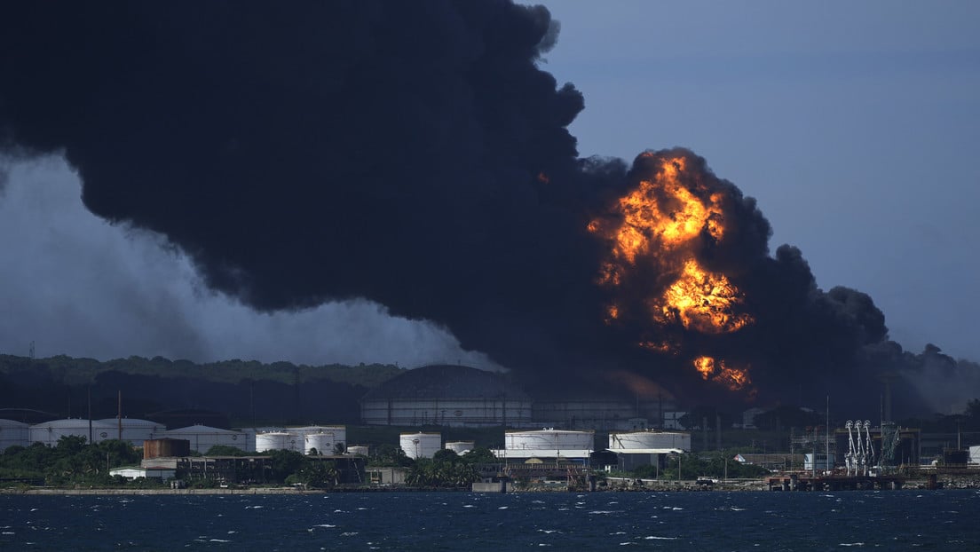 Colapsó un tercer tanque de combustible en ciudad cubana de Matanzas