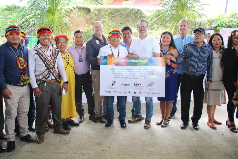 Indígenas de Ecuador reciben 2,5 millones de dólares para la protección de los bosques