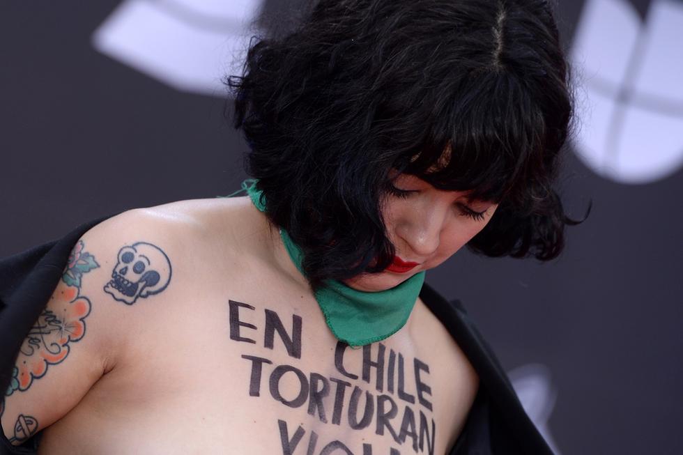 Mon Laferte ratifica su respaldo al Apruebo: «Estoy segura de que en Chile se va a cambiar la Constitución y vendrá un futuro prometedor»