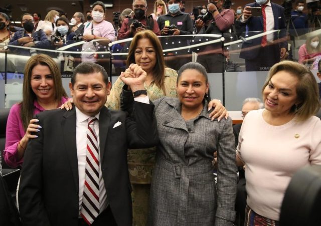 Alejandro Armenta, presidente de mesa directiva en el Senado 
