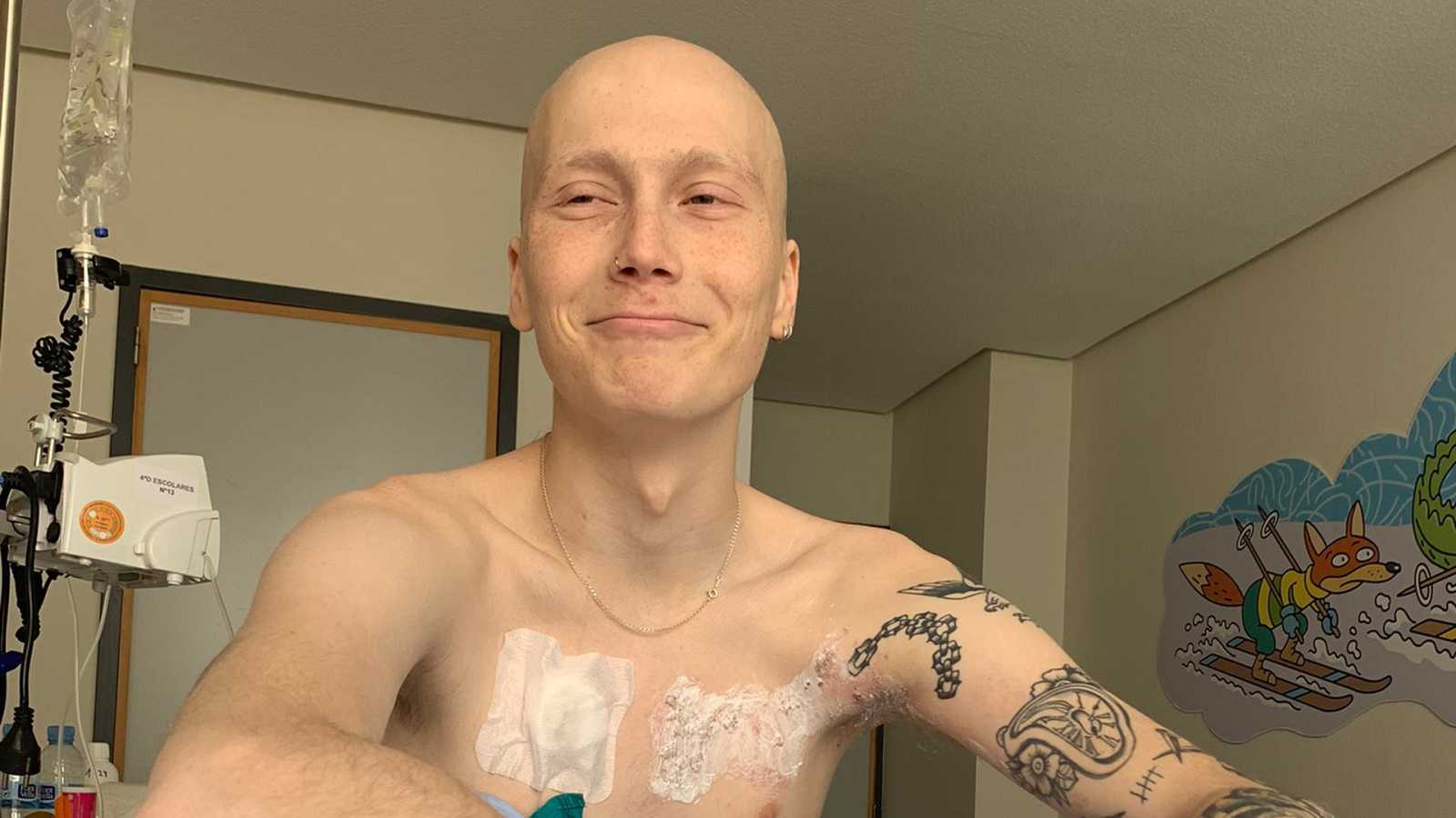 Muere Charlie, el tiktoker que contaba su día a día en la lucha contra el cáncer