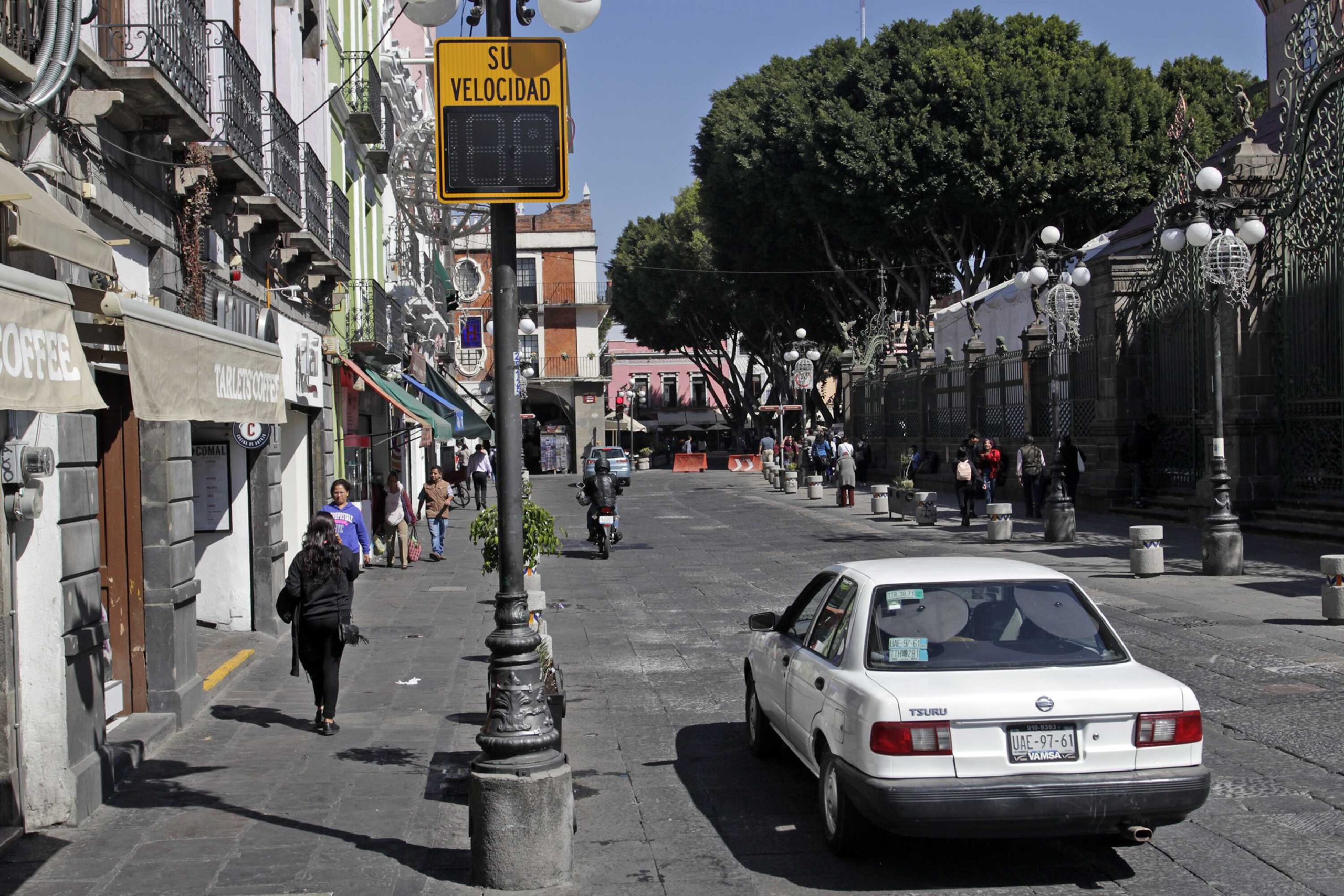 Multas por exceso de velocidad aplicarán en 75 vialidades de Puebla