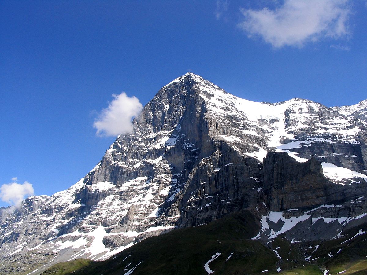 Derretimiento de glaciares revelan restos humanos y de un avión desaparecido en Suiza
