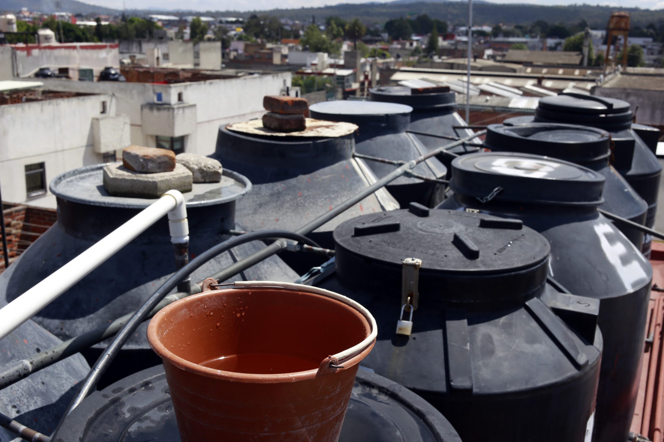 Protestan atlixquenses en Comuna poblana por tarifas del agua