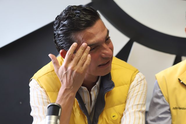 Niega Carlos Martínez ruptura con secretario del PRD en Puebla