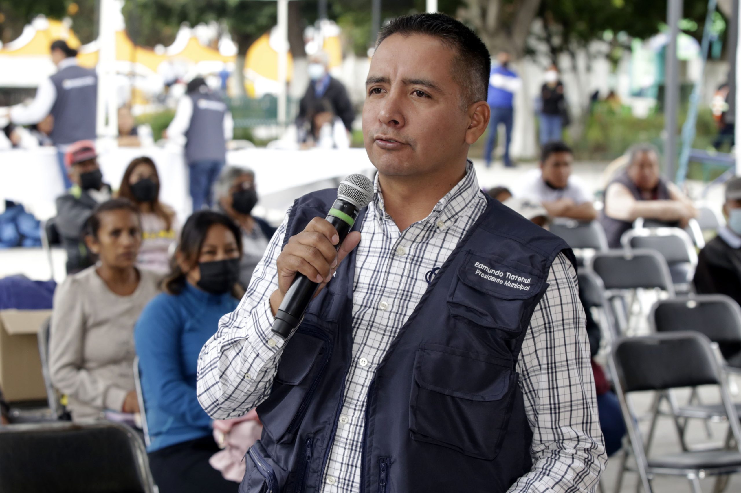 Tlatehui calla ante contratos millonarios a familiares y allegados
