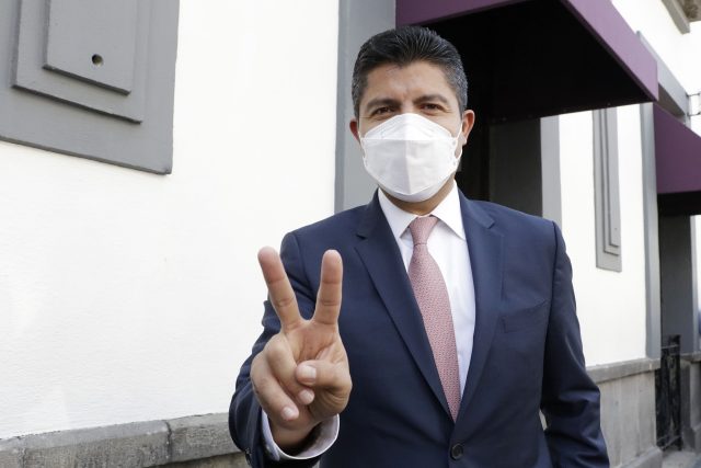 PRD iría con Eduardo Rivera por la gubernatura poblana