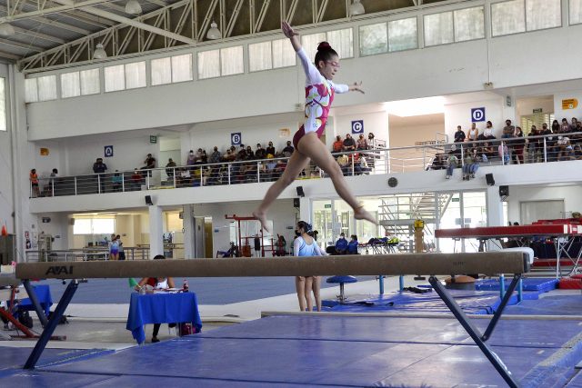 Gimnastas BUAP avanzan en campeonato estatal selectivo