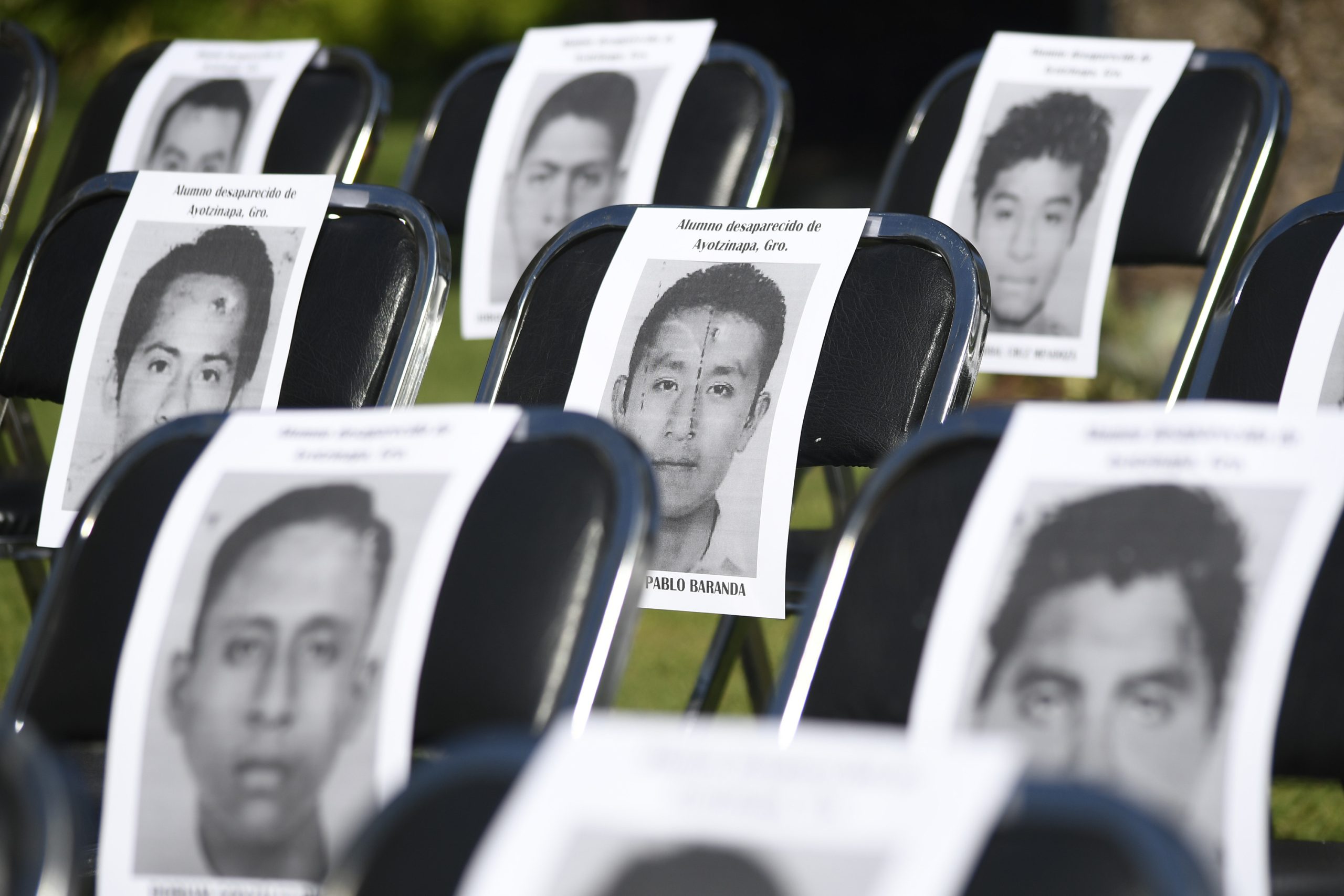 Universitarios recuerdan a los 43 desaparecidos de Ayotzinapa