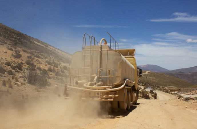 Impacto de las exploraciones mineras en el cerro sagrado Anukarire en Camarones