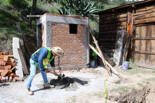Inicia construcción de 70 baños con biodigestores en Libres