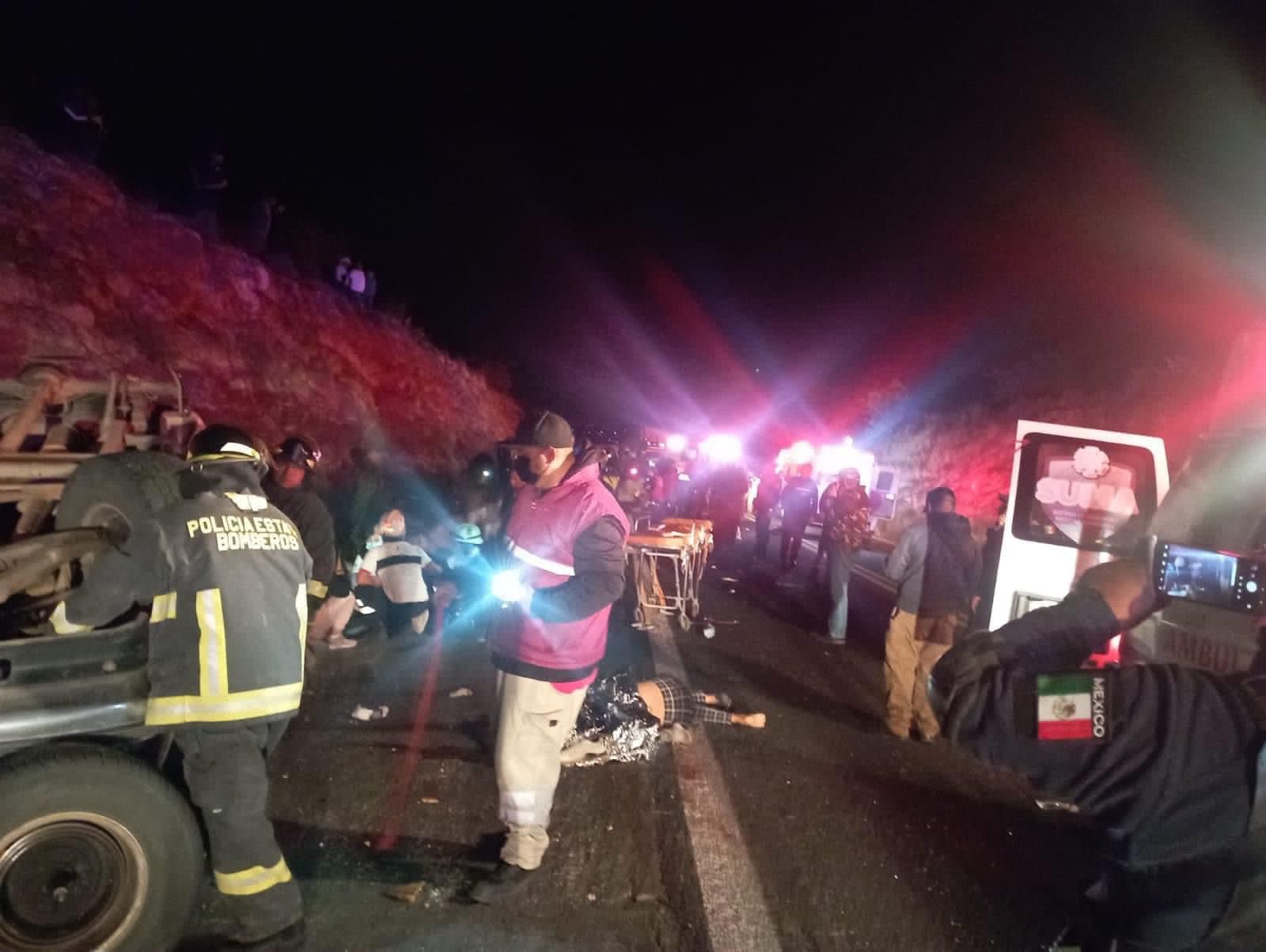 Volcadura en carretera Esperanza-Azumbilla deja seis muertos y diez lesionados
