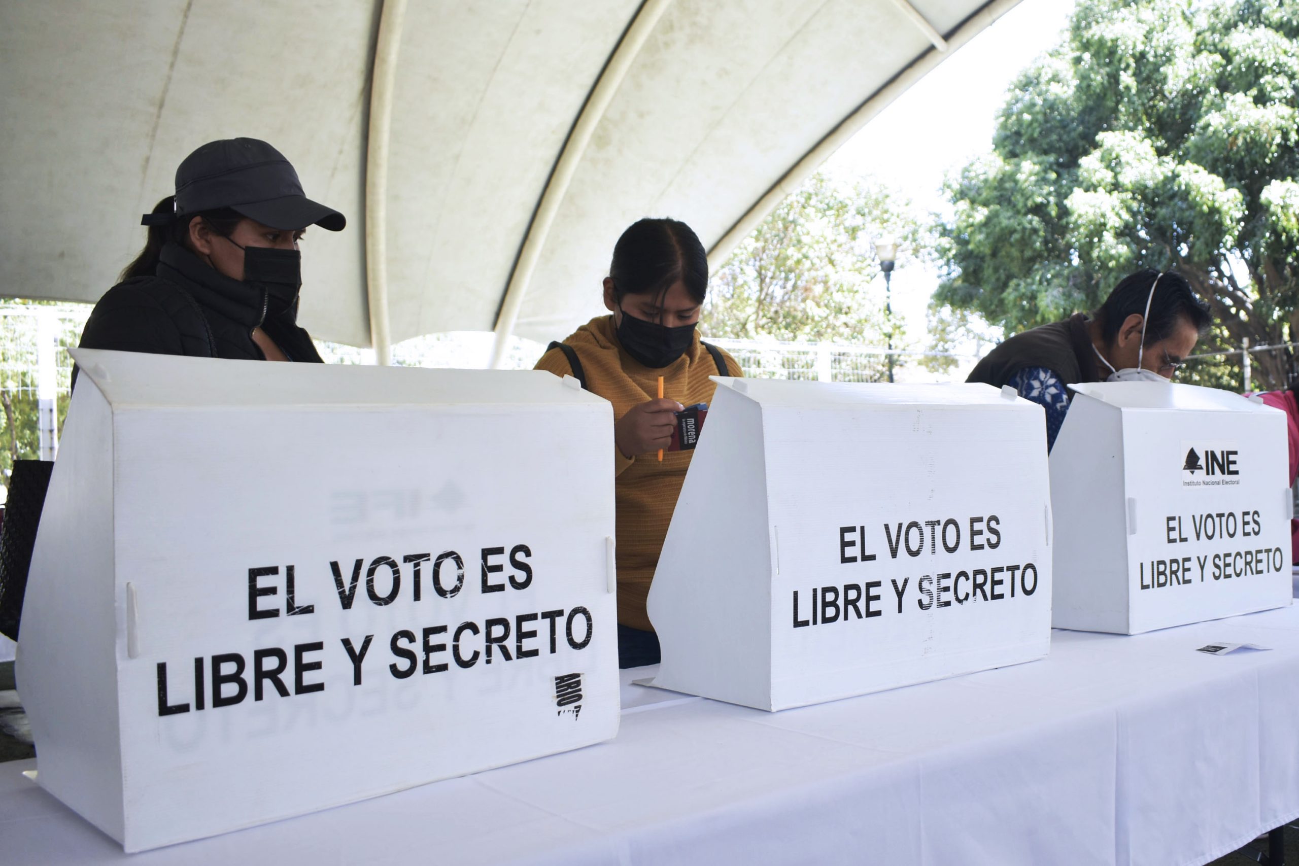 Amagan con impugnar resultados de consejeros en Morena; gobernador convoca a la unidad