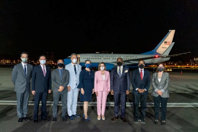 ¿Qué controversia está desatando la visita de Nancy Pelosi a Taiwán?
