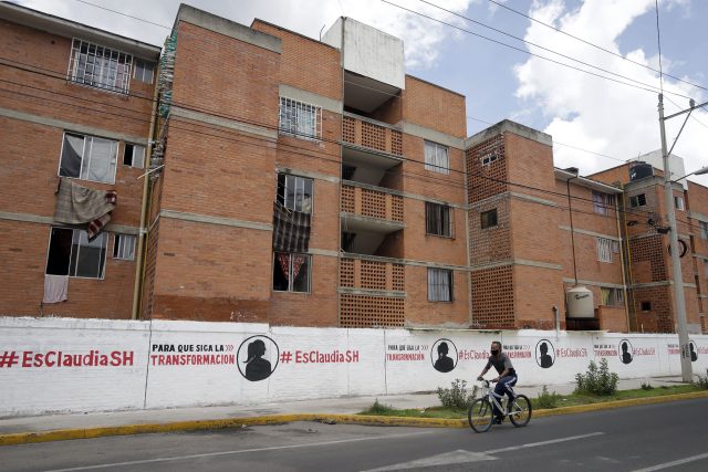 Exige Alcántara a Comuna mostrar permisos para publicidad de Sheinbaum