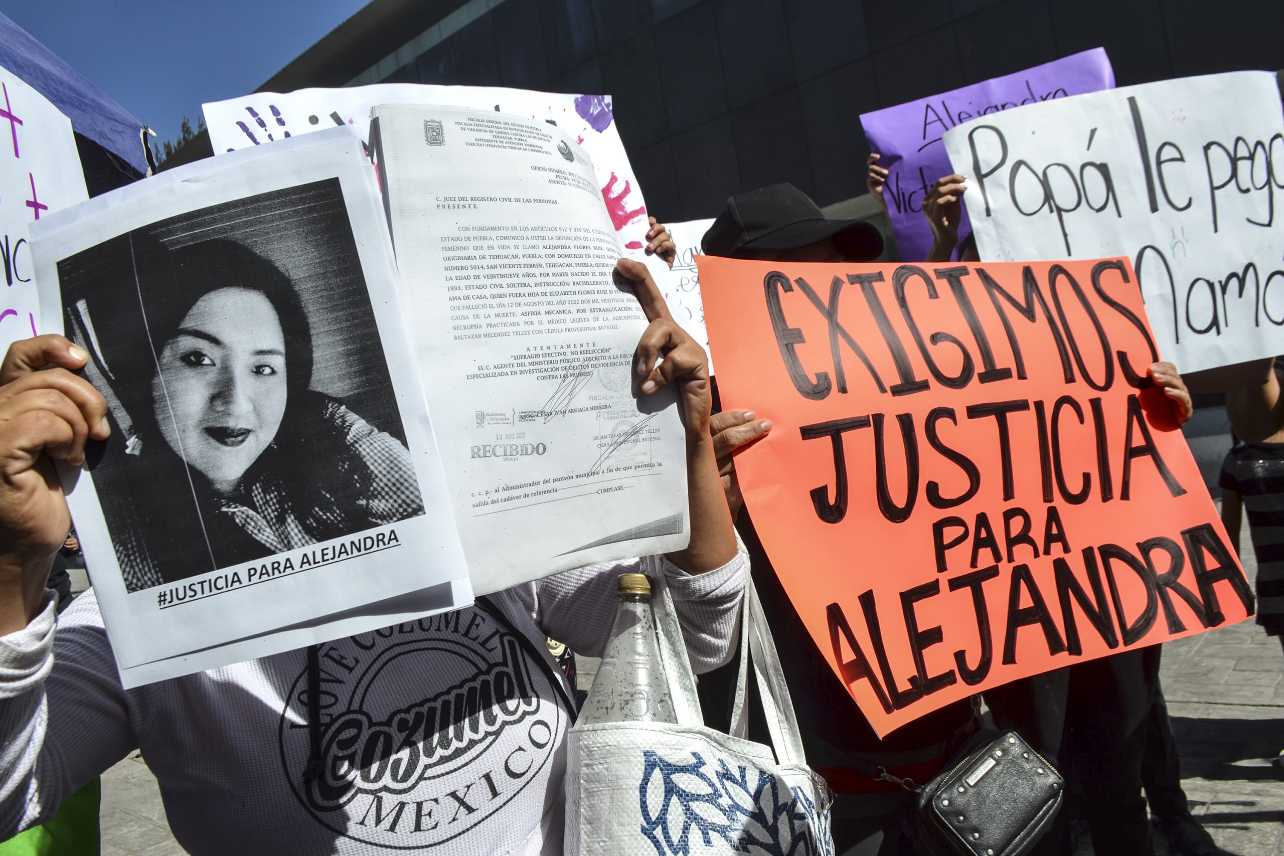 Alejandra no se suicidó, la mataron; acusan feminicidio en Tehuacán