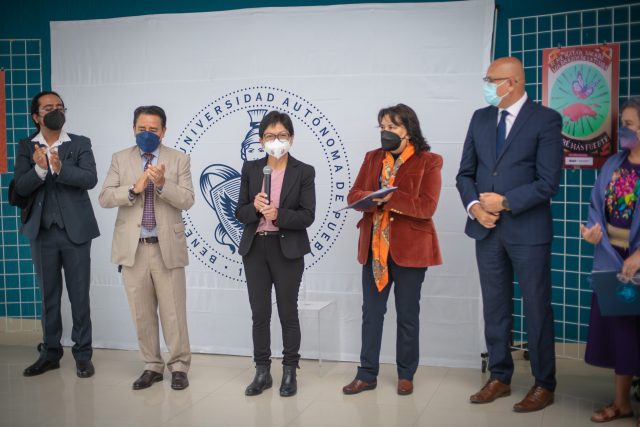 Inaugura BUAP exposición Día Naranja con obras de ARPA