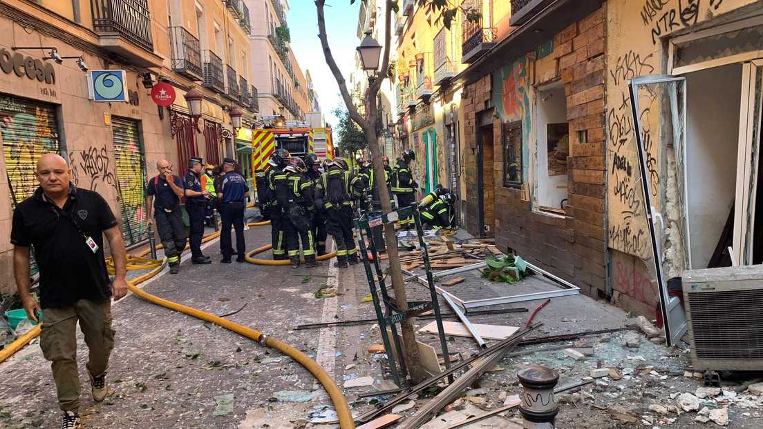 Al menos dos heridos por explosión y derrumbe de un edificio en el centro de Madrid