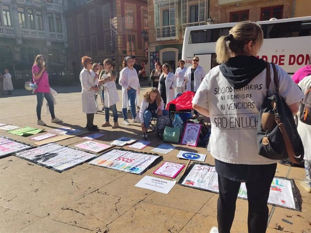 España: Las trabajadoras del Servicio de Ayuda a Domicilio continúan con sus protestas en Oviedo