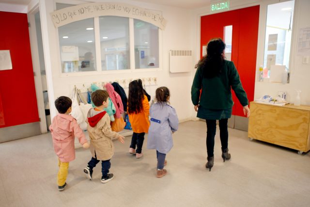 Durante 1er semestre de 2022: Establecimientos educacionales no lograron contactar a alrededor de 100 mil escolares y 70 mil párvulos matriculados en el sistema