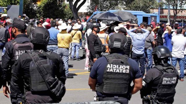 Operativo en el mercado Hidalgo deja policías heridos