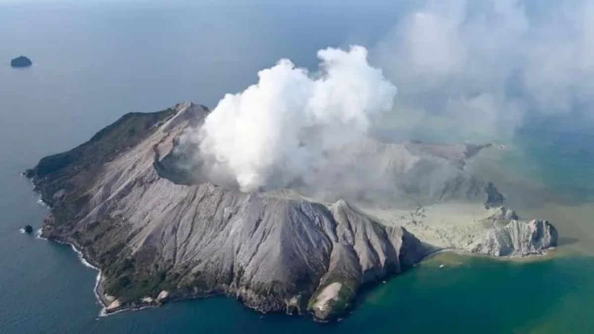 Tras cerca de 700 terremotos, elevan por primera vez el nivel de alerta de un supervolcán