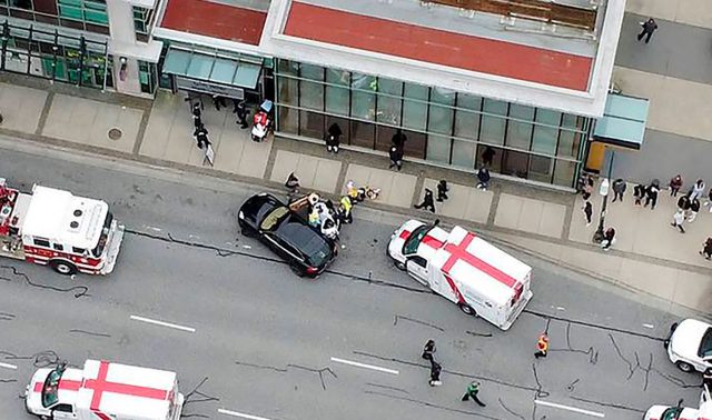 Apuñalamiento múltiple deja 10 muertos en Canadá
