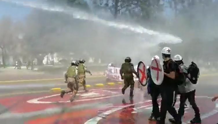 Manifestaciones secundarias y contra el TPP-11 se desarrollaron en Santiago y Valparaíso