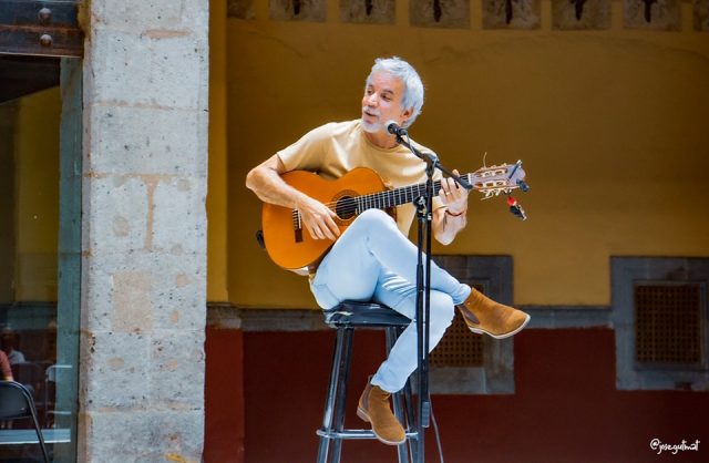 Karel García, de la Trova Cubana, viene a Puebla en concierto solidario